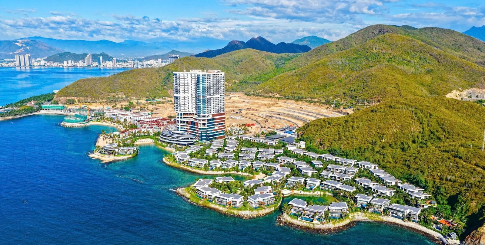Ảnh thực tế toàn cảnh mũi biển Libera Nha Trang nơi Vega Alora tọa lạc