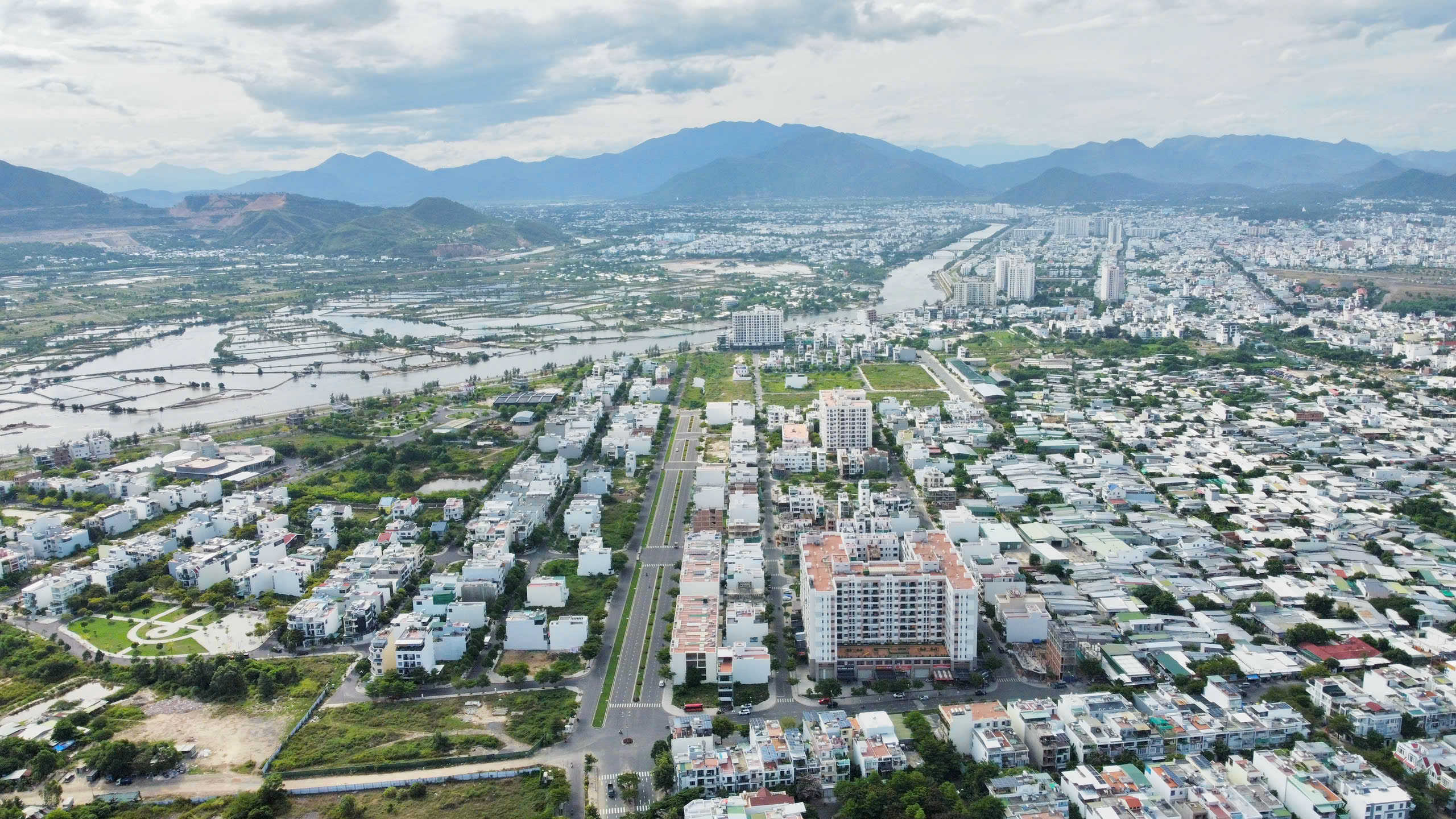 Khởi công cụm công nghiệp 40 ha đầu tiên ở vùng Bác Ái
